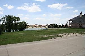 2nd image of 304 Kings Lake Dr