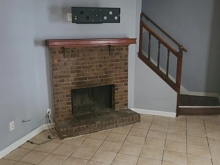 222 Timber Creek Ln SW — Photo 3