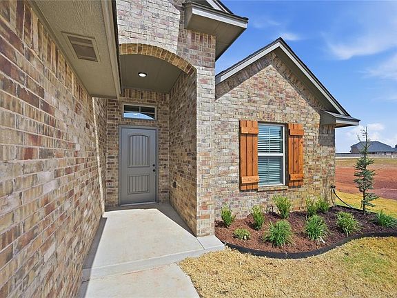 3rd image of 667 Almond Blossom Rd