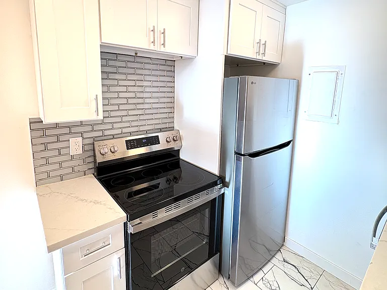 2345 Minor Ave E #17 — Photo 6