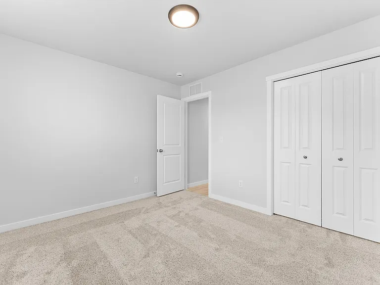 510 Waverly Ave — Photo 17
