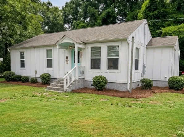 1402 42nd St, Wilmington, NC 28403