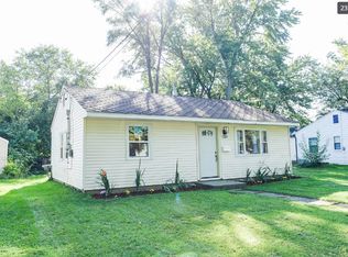 1014 Chrysler St, Kalamazoo, MI 49048