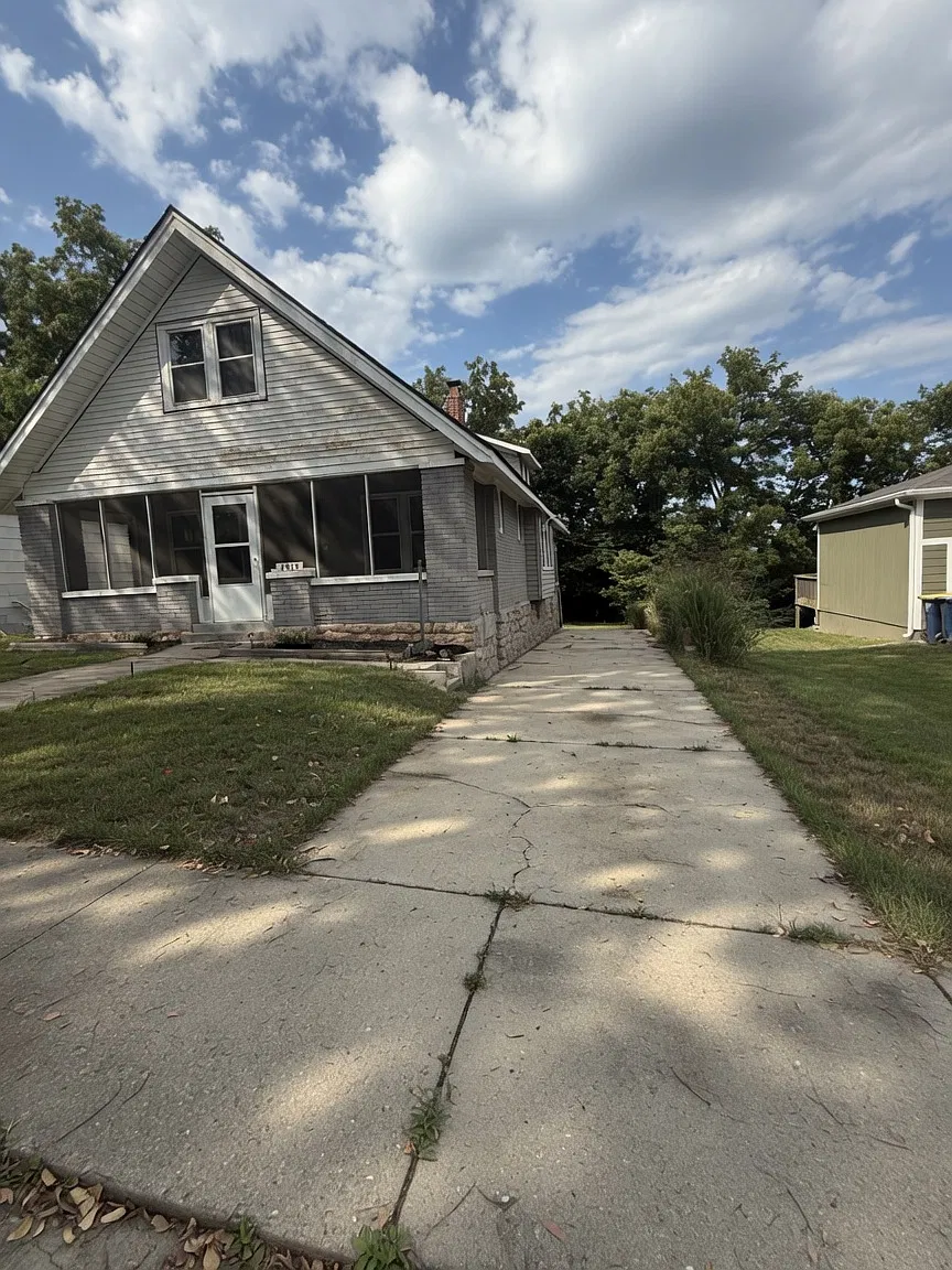 3 bed, 1.5 bath, 1182 sqft, $1,395 — Photo 2