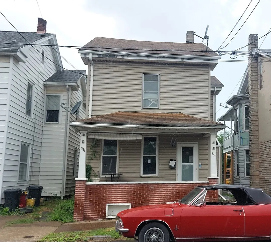 351 S 4th St photo 1