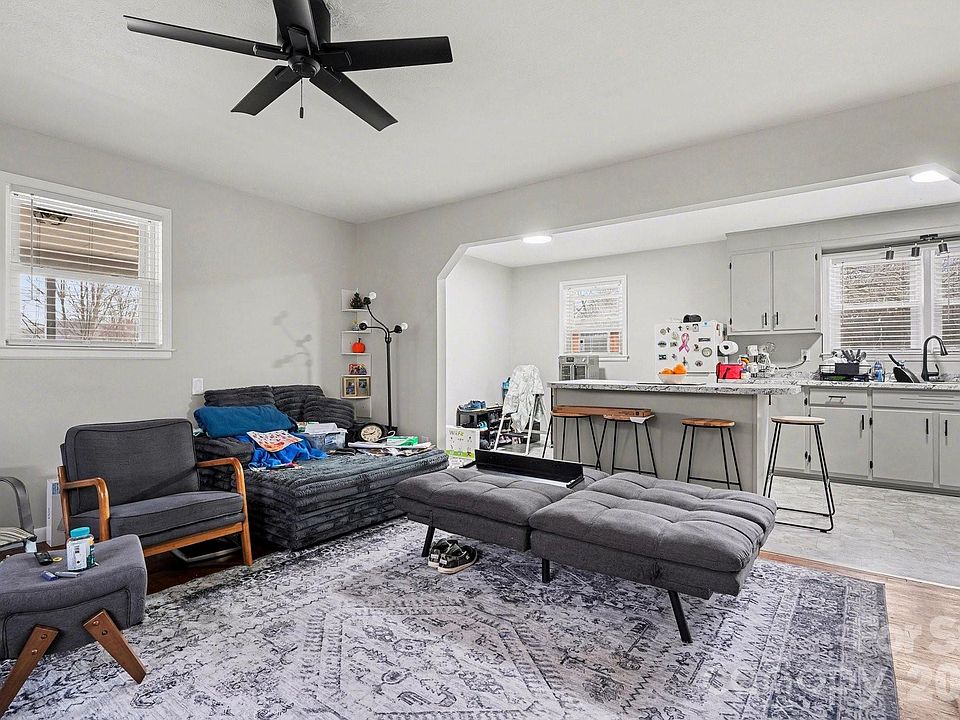 1725 26th St NE, Hickory, NC 28601 | MLS #4347005 | Zillow