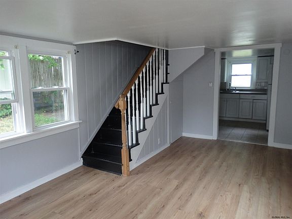 4th image of 20 Fairfield Ave