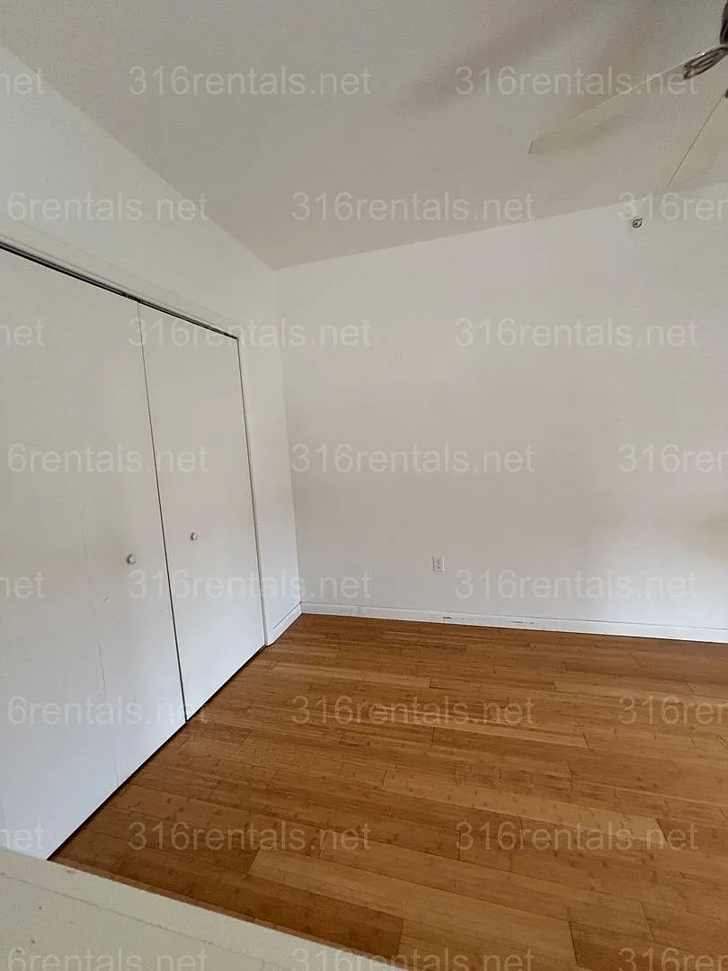 Opera House Apartments — Photo 4