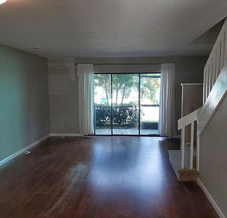 3rd image of 13517 S Indian River Dr APT 804