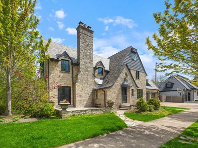 6243 N Sauganash Ave, Chicago, IL, 60646