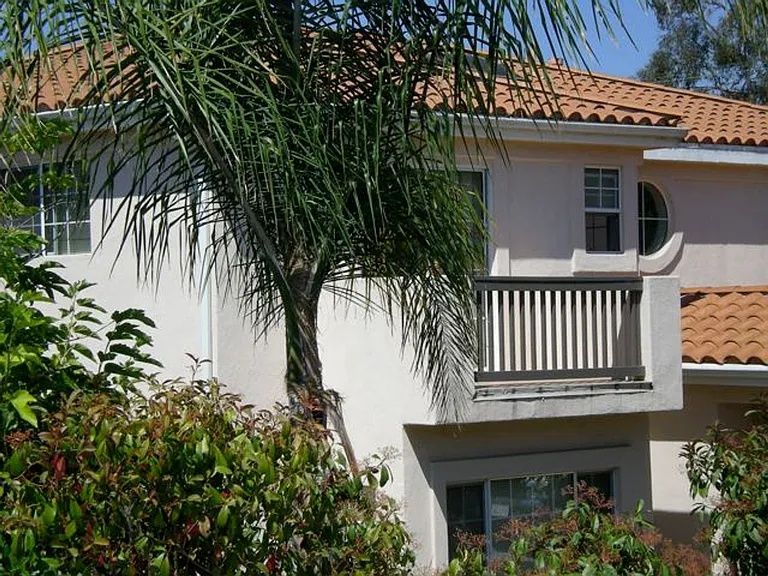 4527 Hollister Ave — Photo 2