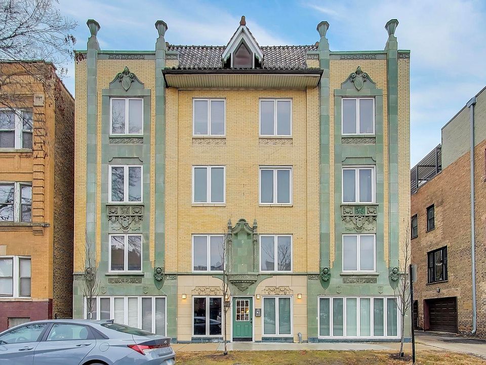 1st image of 1636 W Melrose St APT 203