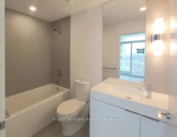 33 Helendale Ave #1312 — Photo 7