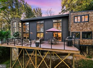 11900 Viewcrest Ter, Silver Spring, MD 20902