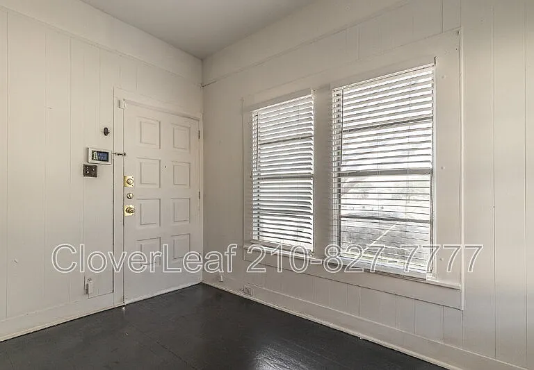 323 Barrera St — Photo 6
