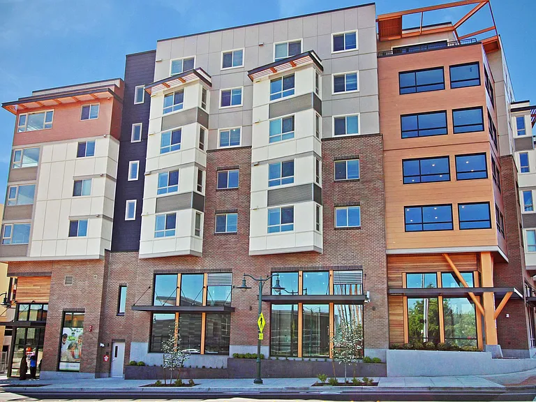 Tukwila Village Senior Living Apartments — Photo 29