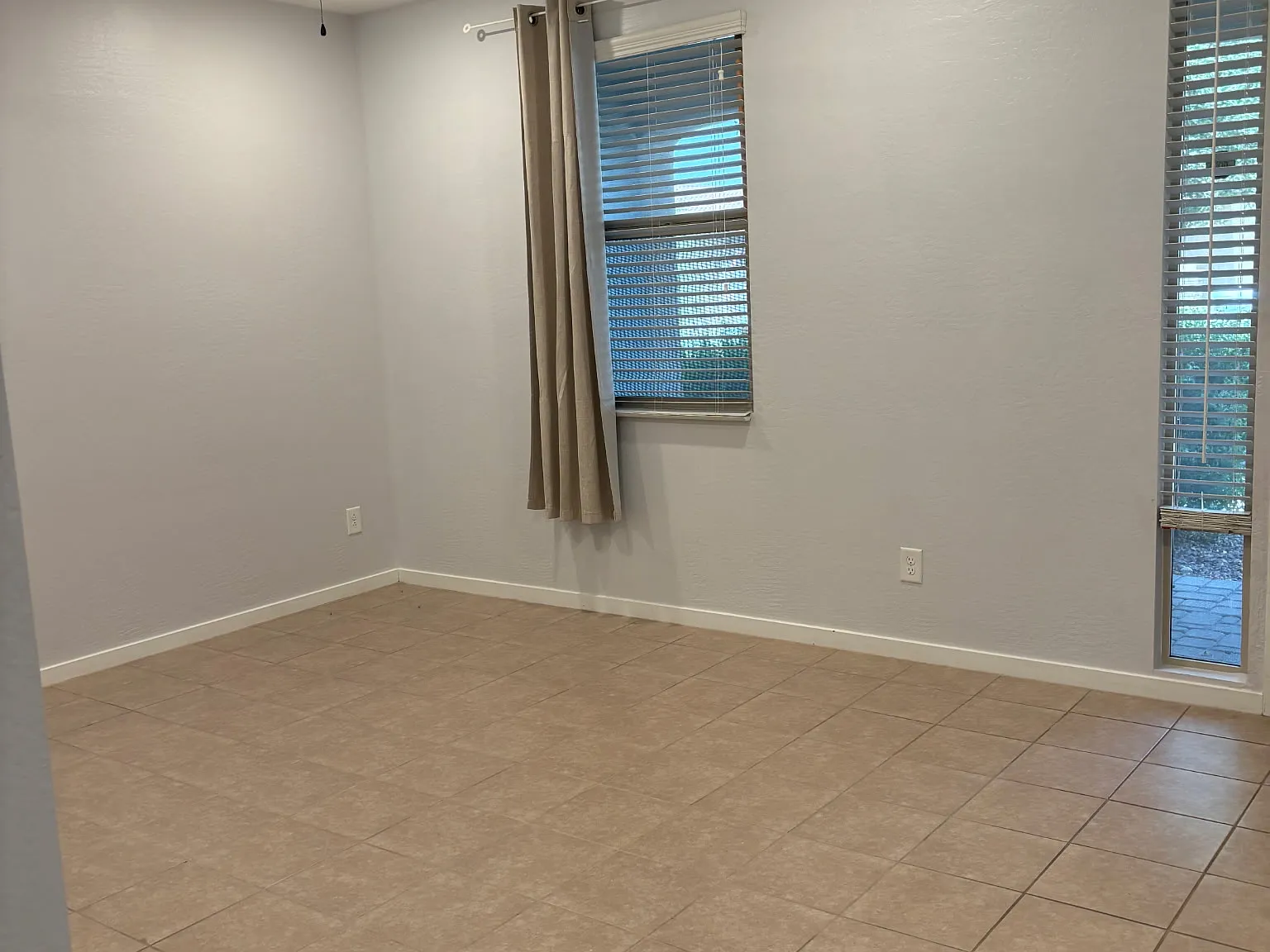 13554 N 141st Dr — Photo 2