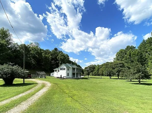 482 & 484 Windyville Rd, Spencer, WV 25276