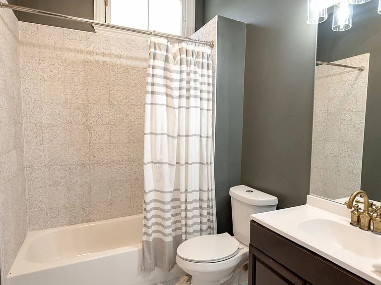 1433 Esplanade Ave — Photo 13