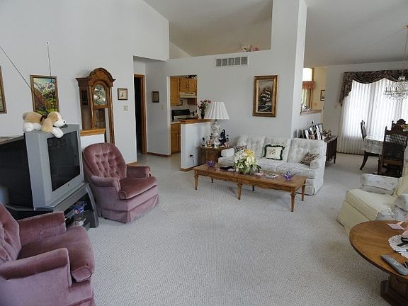 4th image of 18130 E Pheasant Lake Dr
