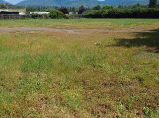 705 Lincoln Rd, Grants Pass, OR 97526