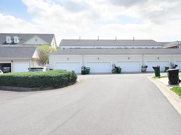 9317 Norton Commons Blvd — Photo 27