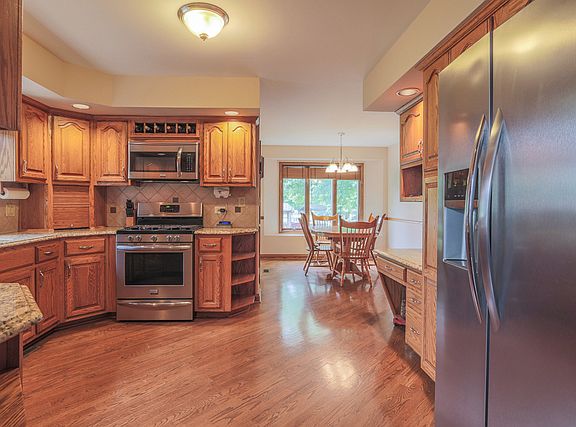 3rd image of 1201 Wales Ct
