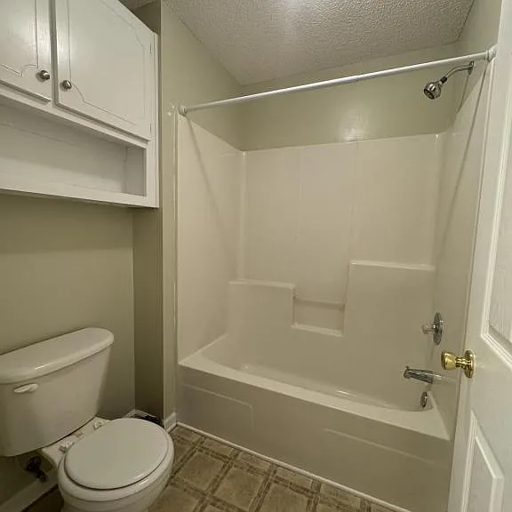 108 Woodmere Dr — Photo 16