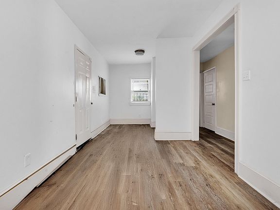 5th image of 1217 Cannon St