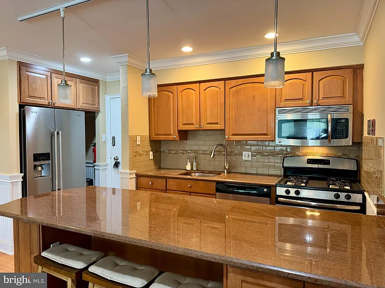 9300 Atlantic Ave #204 — Photo 5