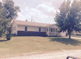 815 W Hollywood Dr, Wichita, KS 67217