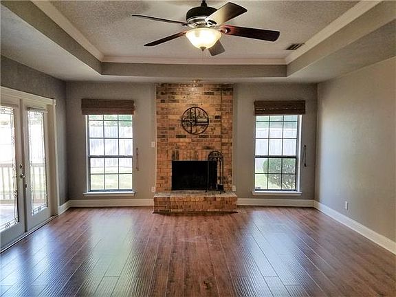4th image of 1421 Lilac Ln
