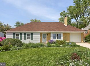 16 Round Hill Rd, Camp Hill, PA 17011