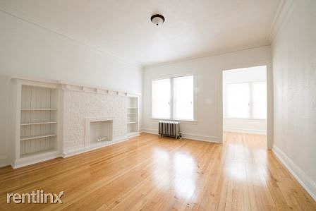 7956 S Aberdeen St Apartments Chicago Living Room_01