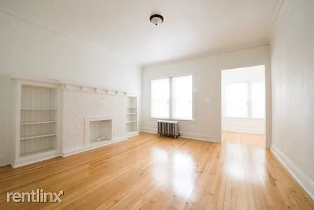 7956 S Aberdeen St Apartments Chicago Living Room_01