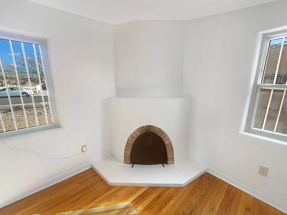 5th image of 209 Cagua Dr NE