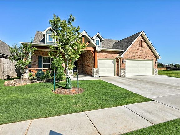 3rd image of 2709 Crystal Creek Dr
