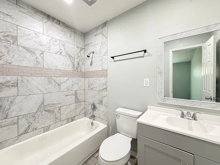 2226 NW 26th St — Photo 9