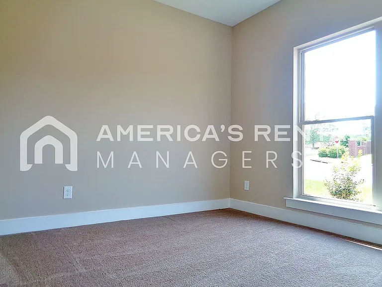11509 Andrew Way — Photo 4
