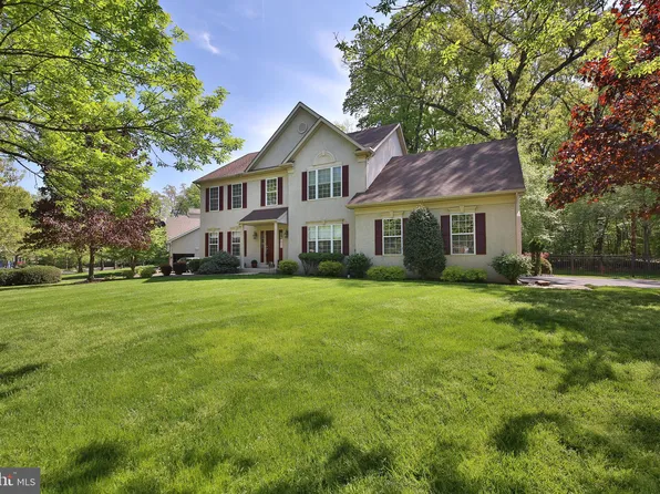 4037 Charter Club Dr, Doylestown, PA 18902