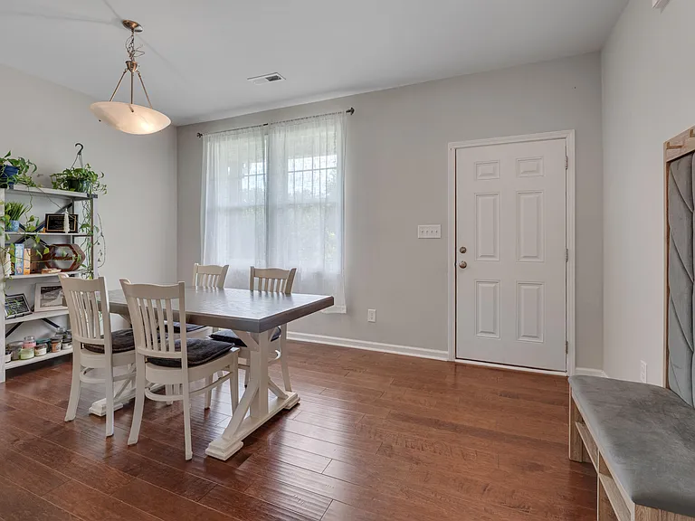 514 Jerome Rd — Photo 4