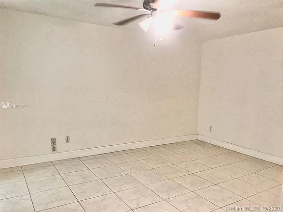 5th image of 1540 NE 191st St APT 102