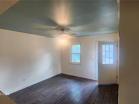3rd image of 4308 N Bellaire Ave