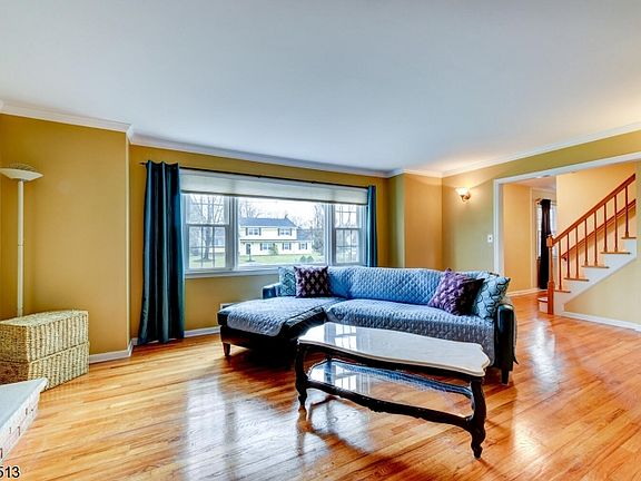 4th image of 369 Stony Brook Dr