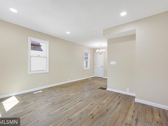 5th image of 853 Conway St