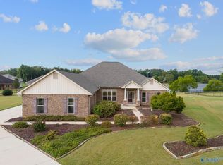142 Parkview Dr, Meridianville, AL 35759