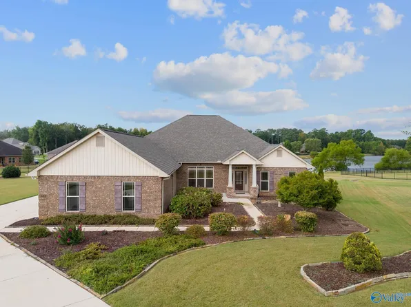 142 Parkview Dr, Meridianville, AL 35759
