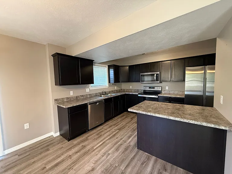 160 Sunrise Cv — Photo 23