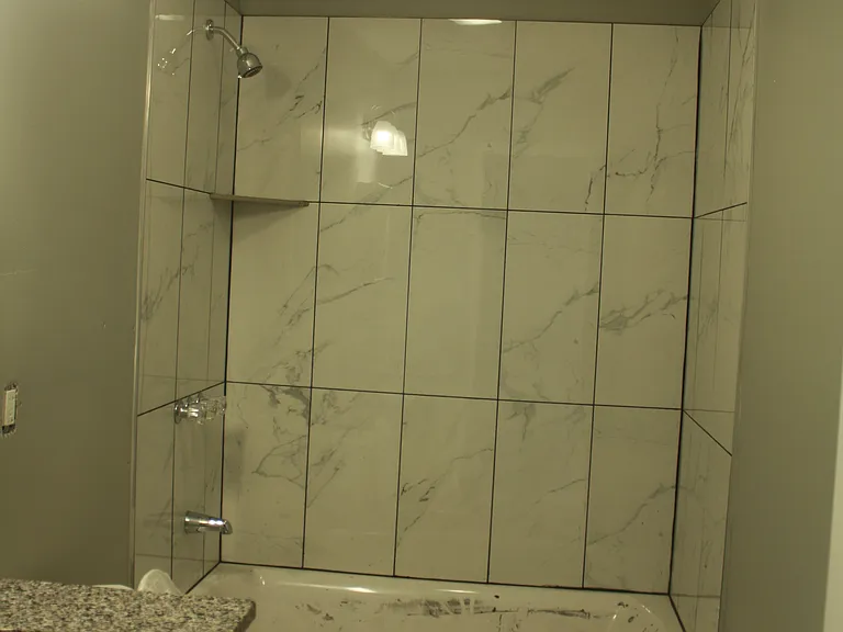7918 Lloyd Ave — Photo 5