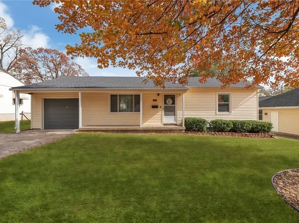 7323 Reeds Rd, Overland Park, KS 66204